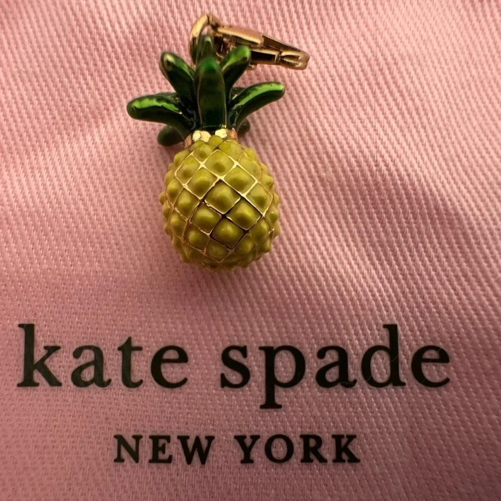 KATE SPADE PINEAPPLE CHARM HOW CHARMING BY THE POOL HOW REFRESHING NO BRACELET - Picture 6 of 8